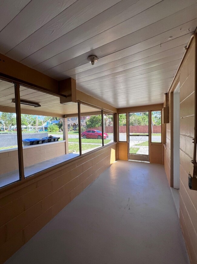 Building Photo - 4310 Mt Vernon Ave