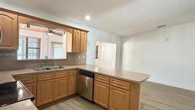 Building Photo - 1547 SW 137th Pl