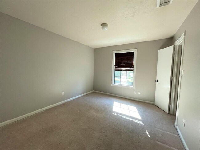 Building Photo - 16002 Speyburn Ct