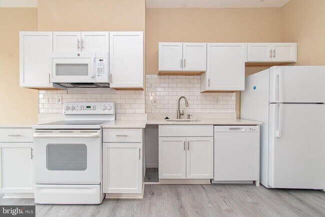 Primary Photo - 2027 McCulloh St