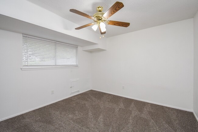 Building Photo - 7814 Candlegreen Ln