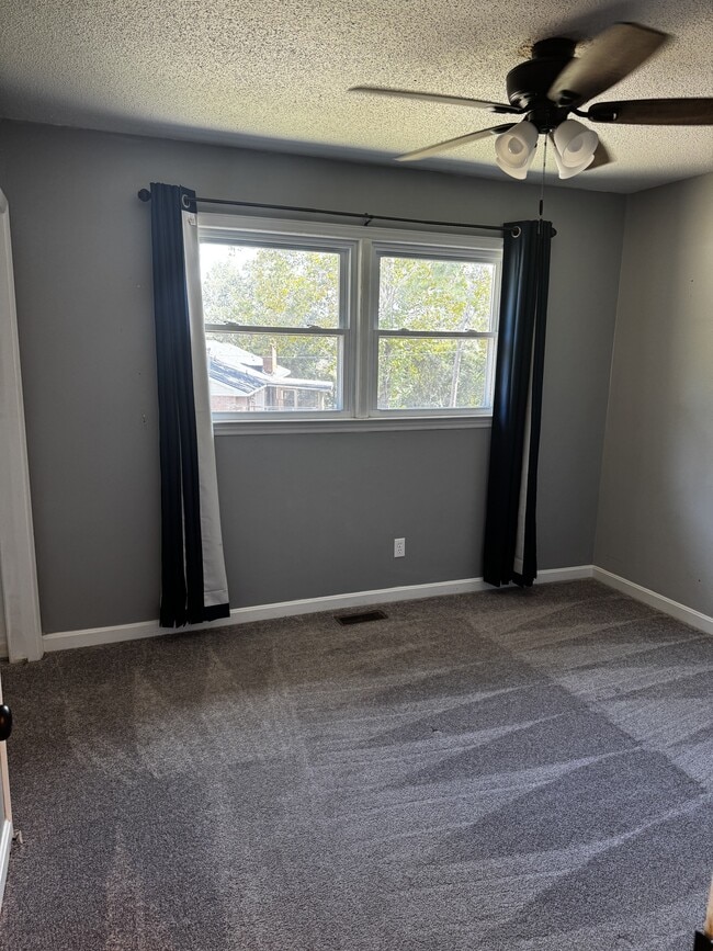 Building Photo - 5815 Permastone Lake Rd