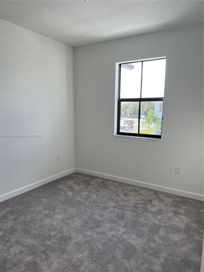 Building Photo - 13405 SW 287th Ter