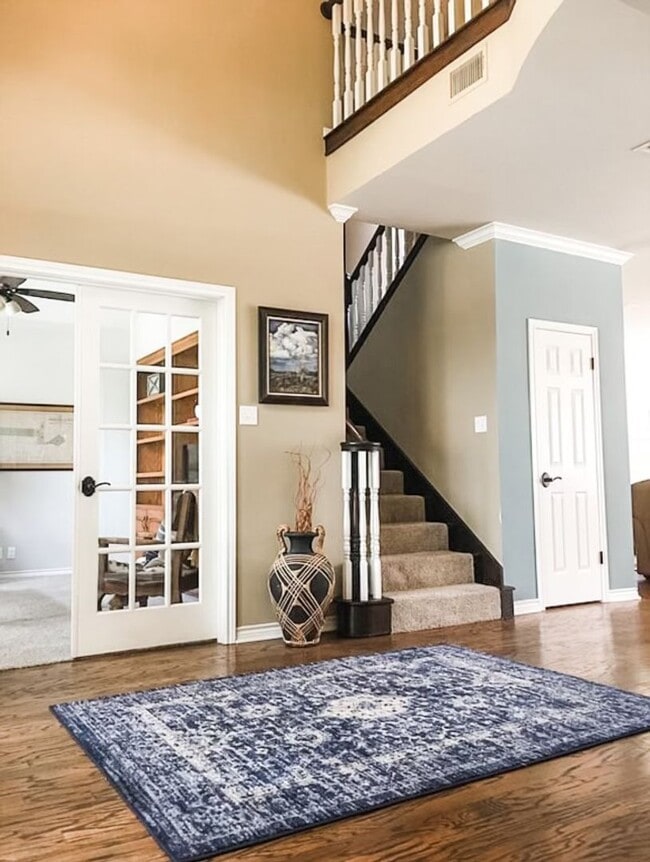 Building Photo - Mill Creek Executive Home Overlooking Golf Course at 17th Tee