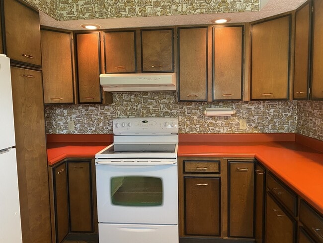 Building Photo - 12460 Collins-Arbogast Rd