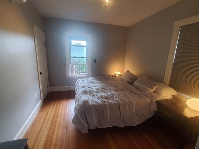 Building Photo - 56 Percival St