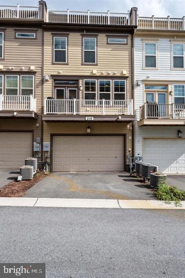 Building Photo - 219 Strummer Ln