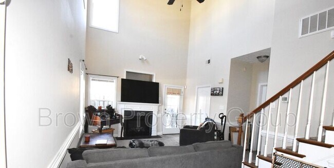 Building Photo - 3071 Candlelight Dr