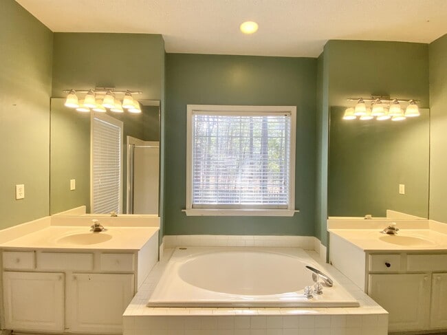 Building Photo - 42 Westminster Pl