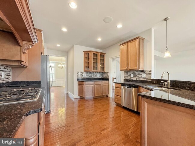 Building Photo - 42365 Pine Forest Dr