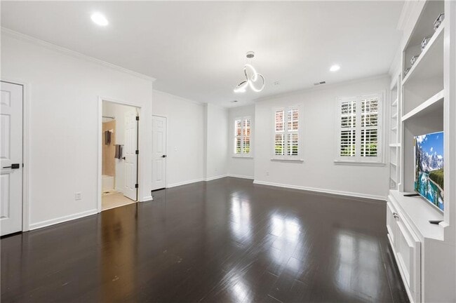 Building Photo - 638 Parkside Vlg Wy