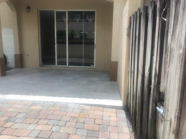 Building Photo - 230 Riverwalk Cir