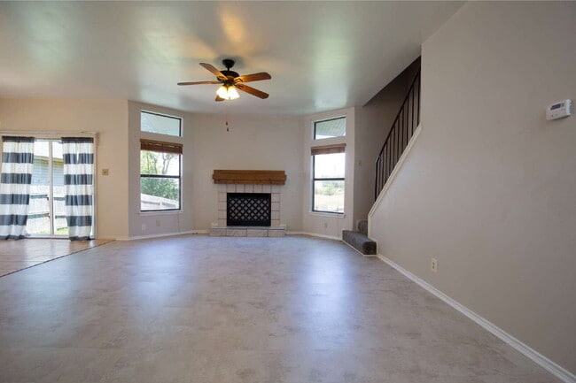 Building Photo - Charming 3-Bedroom Home in Feather Ridge –...