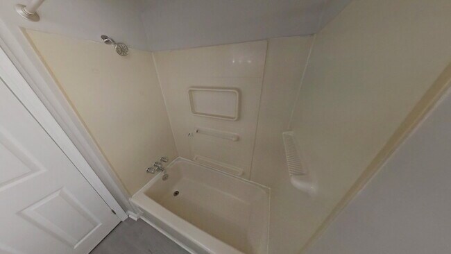 Building Photo - "3-Bedroom Home in Roseville - Spacious 1294 Sq Ft Comfort!"
