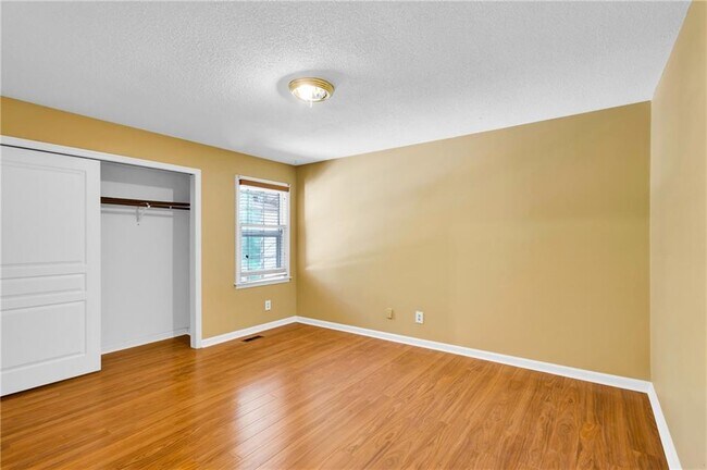 Building Photo - 2755 Janet St