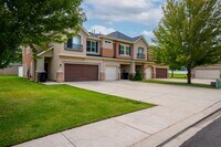 Building Photo - Wing Pointe/Greenfield