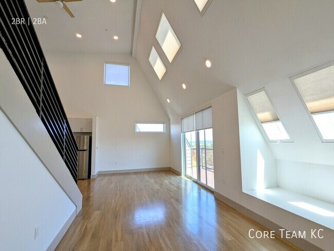 Building Photo - 2455 Troost Ave