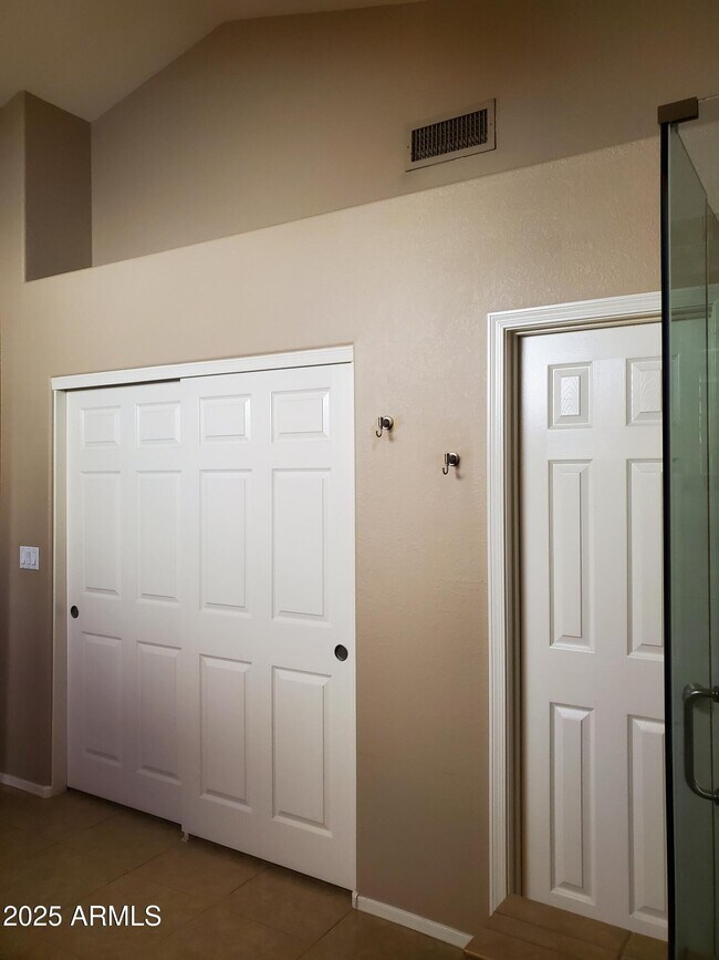 Building Photo - 12059 N 110th St