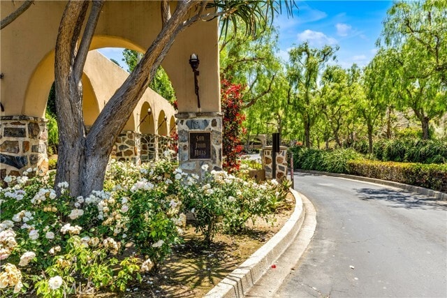 Building Photo - 28181 Via Del Mar