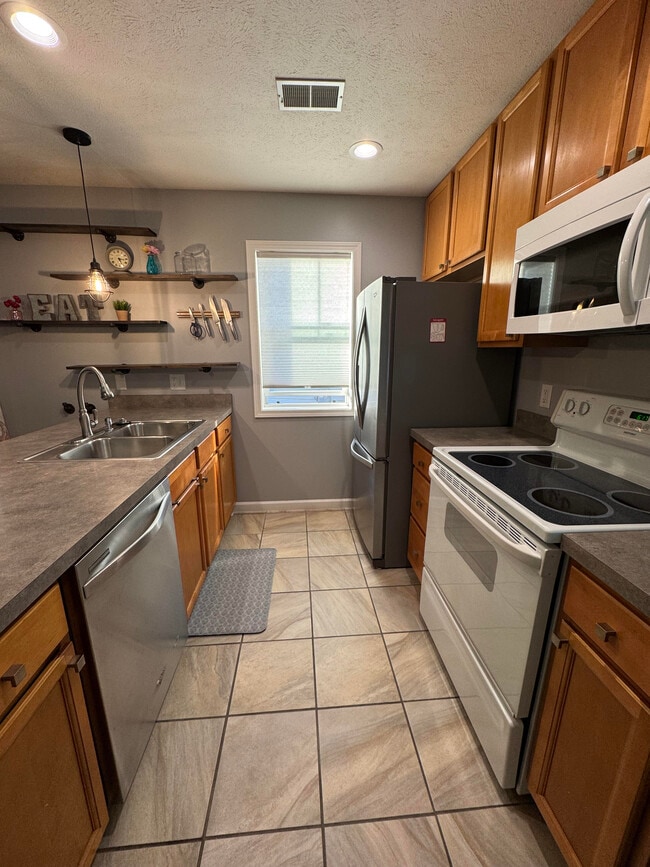 Building Photo - 1085 Weathervane Pl