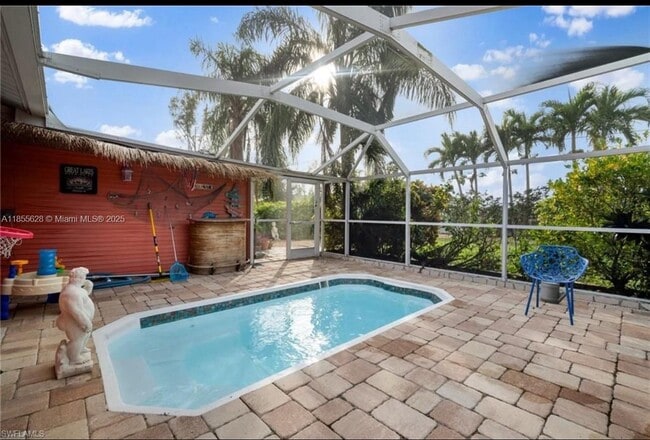 Primary Photo - 2720 SW 11th Pl