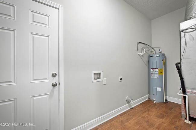 Building Photo - 1945 Redell St