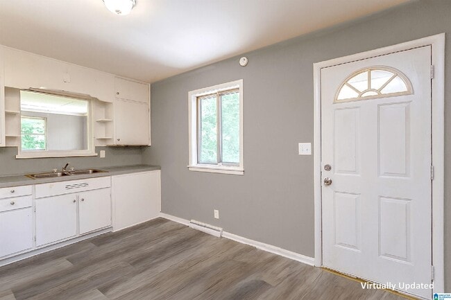 Building Photo - 929 Sherwood Forest Dr