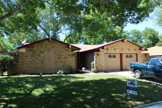 Primary Photo - 1707 Timber Oak St