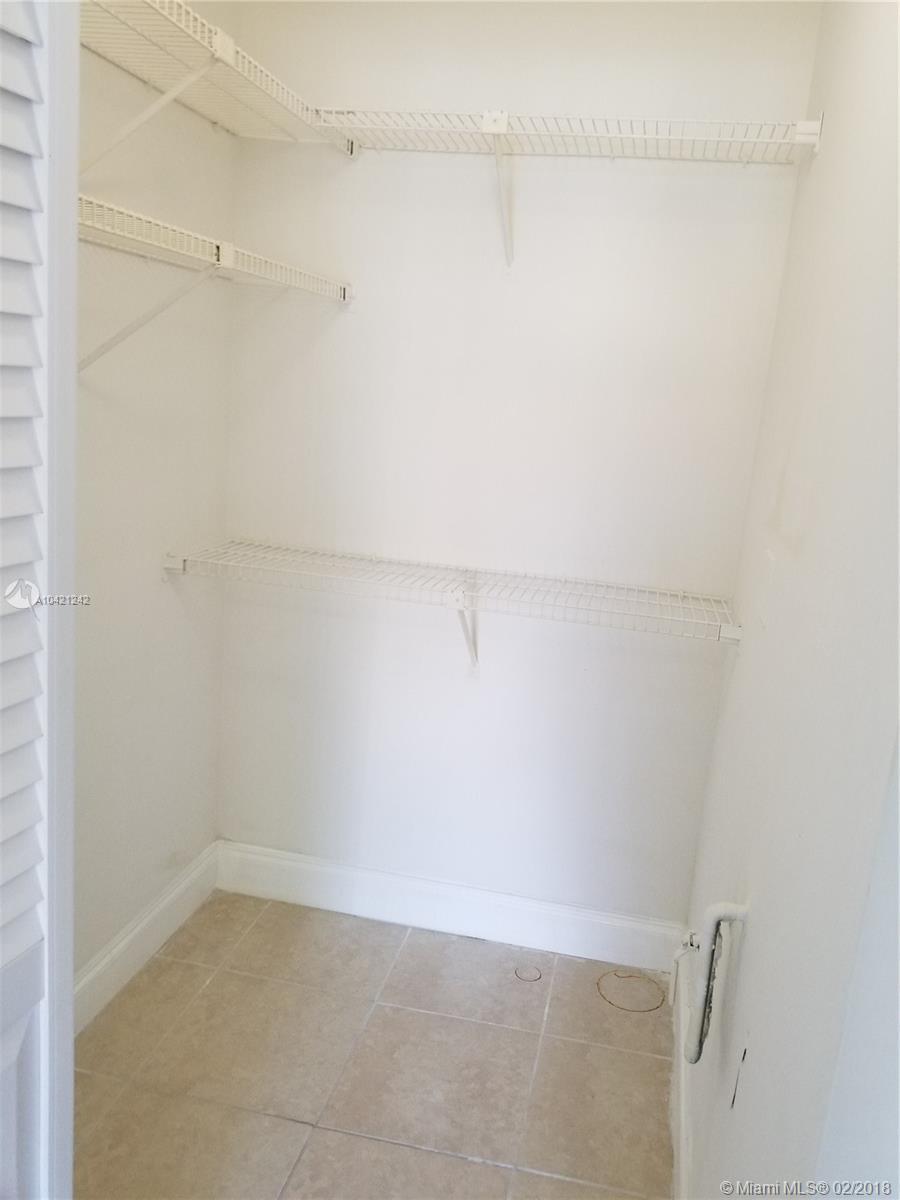 Building Photo - 9521 SW 138th Pl