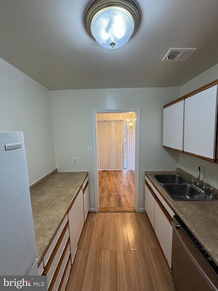 Building Photo - 3832 Bel Pre Rd