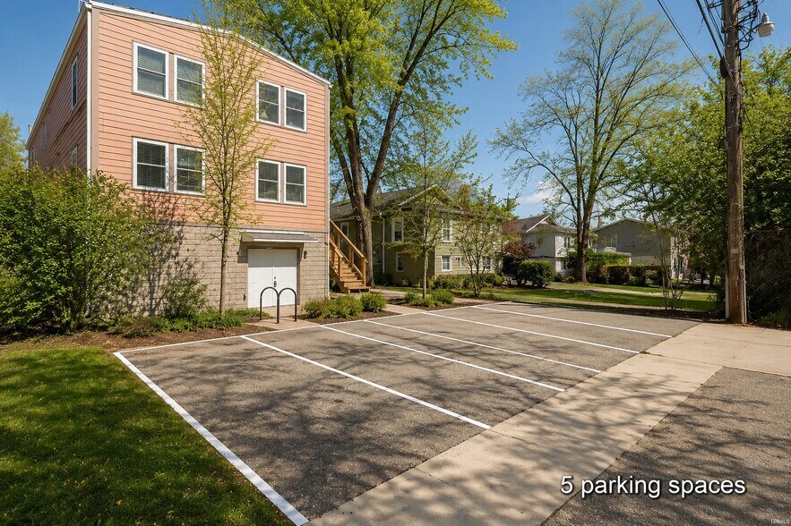 Building Photo - 406 E Hillside Dr