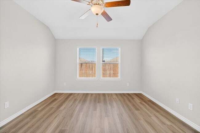 Building Photo - 1626 Comfy Wy