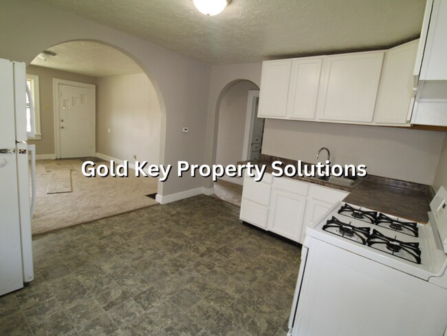 Building Photo - 3 BR 1 BA House with Central Air and Detached Garage (NO SECTION 8)