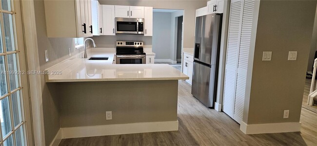 Building Photo - 4020 Sabal Lakes Rd