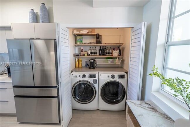 Building Photo - 3255 NE 184th St