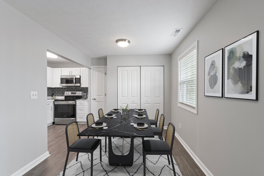 Lake Castleton 7601 Carlton Arms Dr Indianapolis IN 46256 Apartment