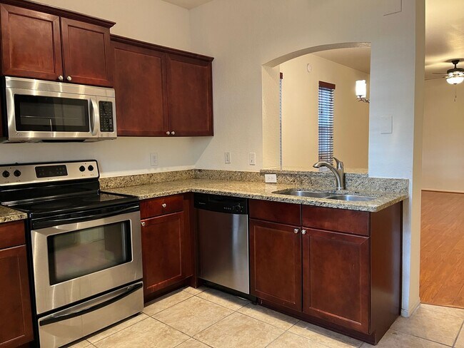 Building Photo - Spacious 1 Bedroom Ground Floor Condo