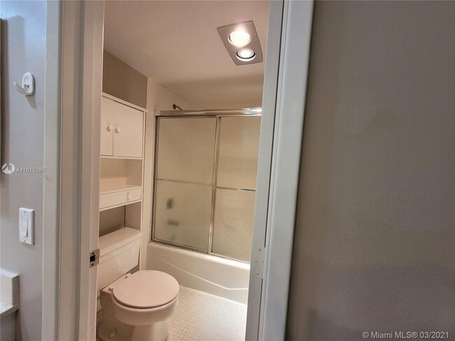Building Photo - 4261 W Palm Aire Dr
