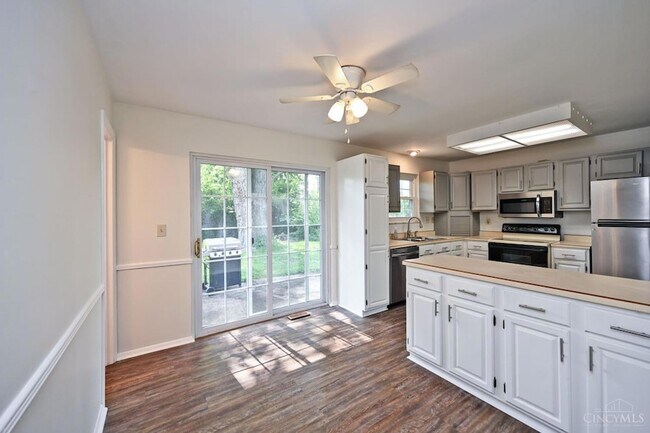 Building Photo - 1582 Turquoise Dr