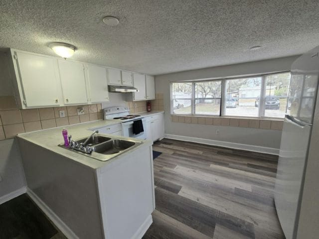 Building Photo - 11211 East Bay Rd