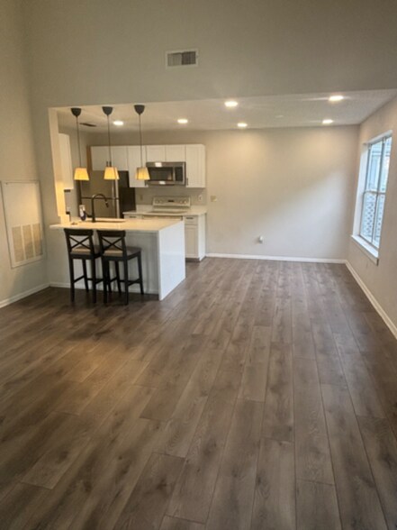 Building Photo - 732 Secret Harbor Ln