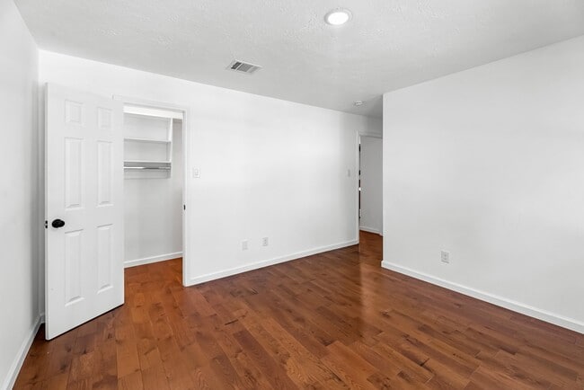 Building Photo - 8011 Liberty Elm Ct