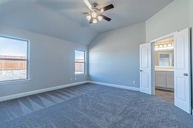 Building Photo - 422 Oleander Dr