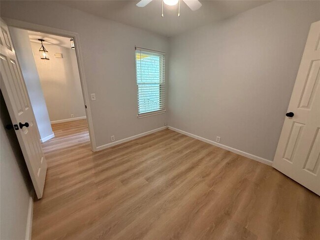 Building Photo - 2125 Kaiser Dr