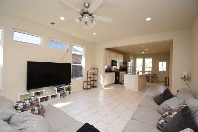 Building Photo - 13038 Leisure Cove Dr