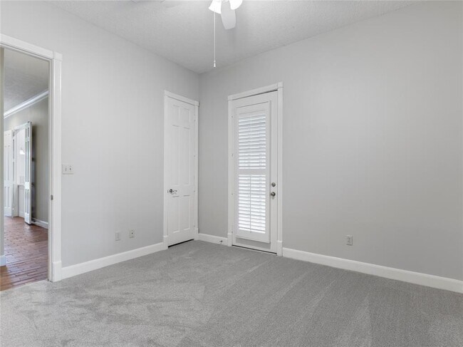 Building Photo - 5215 Skinner Ln