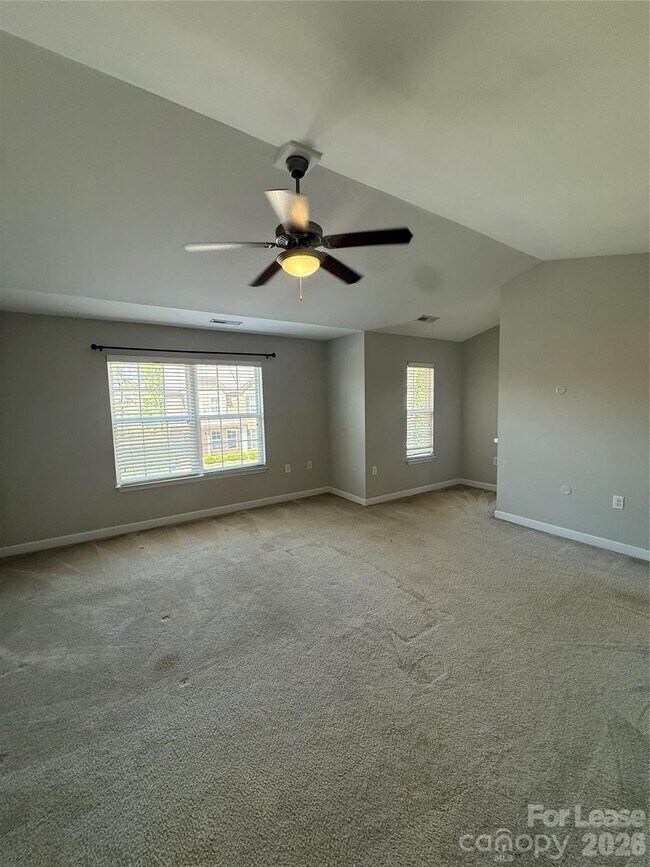 Building Photo - 5675 Stafford Rd