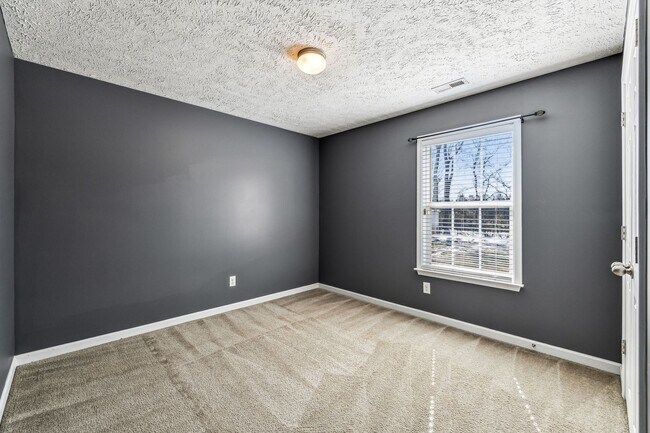 Building Photo - Upperglade Ct