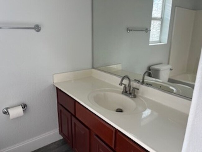 Building Photo - Beautiful Spacious Single story Home in Allen Manor