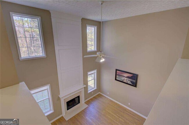 Building Photo - 2820 Northcliff Dr